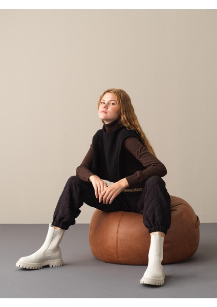 Yanları Açık Regular Fit Kapüşonlu Kısa Kazak