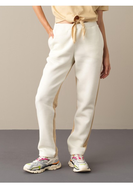 Kadın Ekru Regular Fit Sweat Pantolon fırsatları