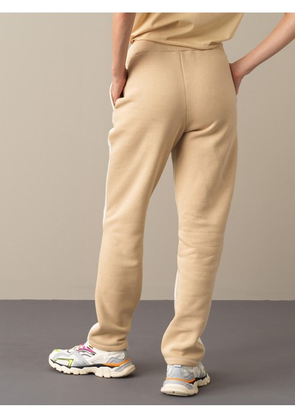 Kadın Ekru Regular Fit Sweat Pantolon indirimleri