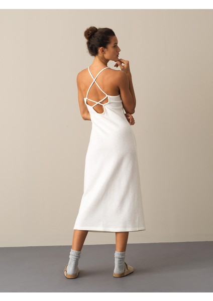 Kadın Beyaz Regular Fit Elbise fırsatları