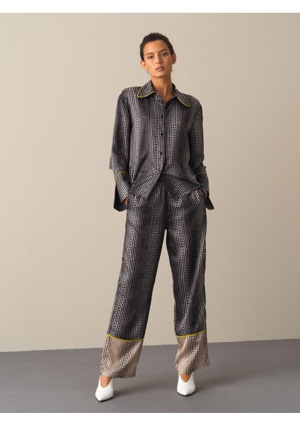 Kadın Siyah Desenli Saten Gömlek