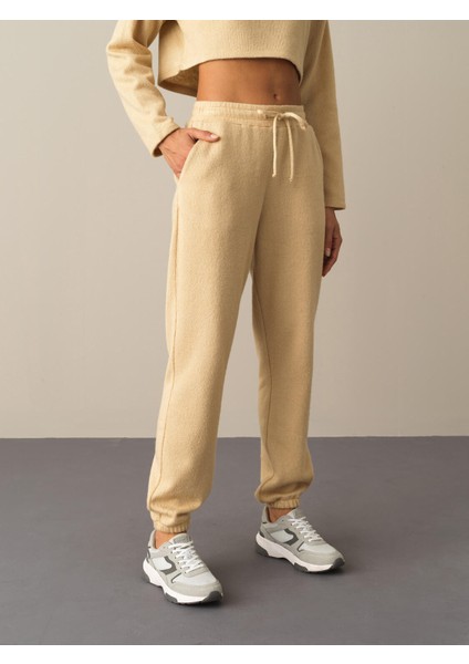 Kadın Bej Oversize Sweat Pantolon fırsatları