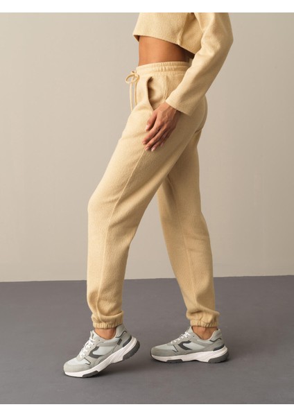 Kadın Bej Oversize Sweat Pantolon indirimleri