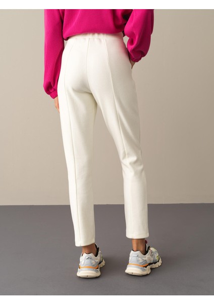 Kadın Ekru Regular Fit Sweat Pantolon fırsatları
