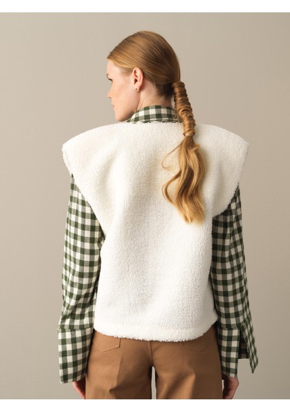 Kadın Beyaz Oversize Kuzu Yelek fırsatları