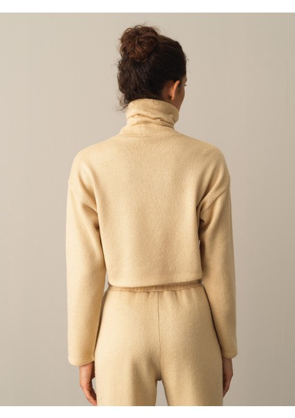 Kadın Bej Oversize Crop fırsatları