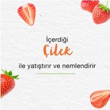 Himalaya Parlatıcı Dudak Kremi, Çilek, Nemlendirici, %100 Doğal Renk, Silikon İçermez, 4,5 gr
