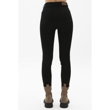 Livik Renk Vermez Solmaz Kumaşlı Skinny Jeans  Kot Pantolon (Dar Kalıp)