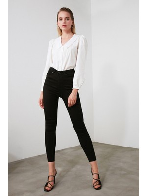 Livik Deli Dolu Siyah Renk Vermez Kot Pantolon Ince Gösteren Skinny Jean (Simsiyah)