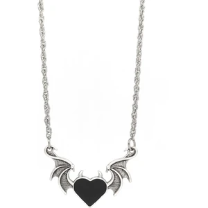 Antik Gümüş Kaplama Gotik Devil Black Heart Kolye