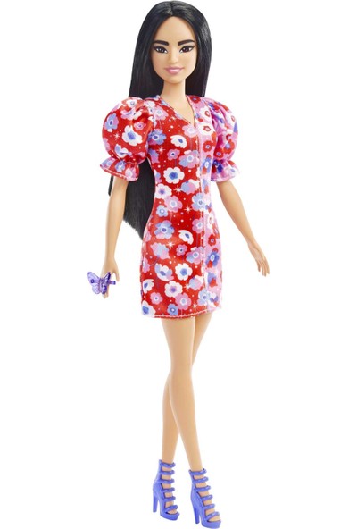 Barbie Fashionistas Bebek No. 177, uzun siyah saçlı, renk bloğu ve kabarık kol detaylı, çiçek desenli elbise, bantlı topuklu ayakkabı, kelebek şeklinde yüzük, 3-8 yaş HBV11