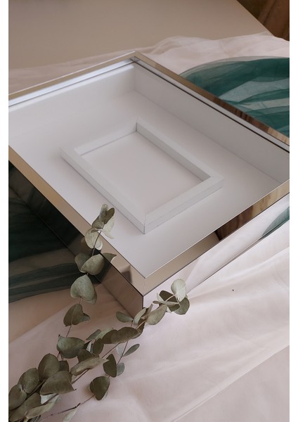 40X50 cm Yeni Trend 7 cm Derinliğinde Gümüş Pleksi Kaplı Fotoğraf Bölümlü Çerçeve! Gül Kutusu