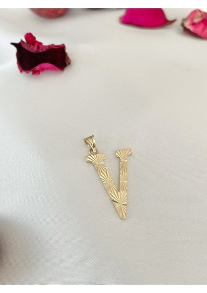 Kalemli V Harfi Kolye Ucu fiyatları