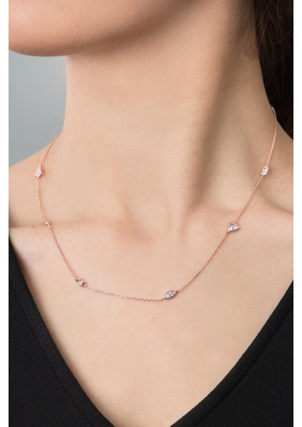 925 Ayar Gümüş Rose Kaplama Geometrik Desenli Zirkon Taşlı Zincir Kolye fiyatları