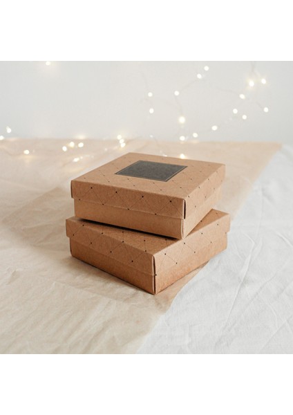 Kare desenli kraft kutu, 12x12x4 cm 10 adet