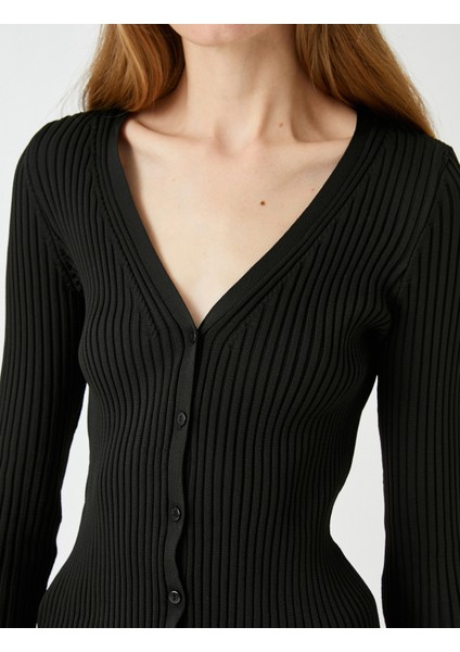 Düğmeli V Yaka Hırka indirimleri