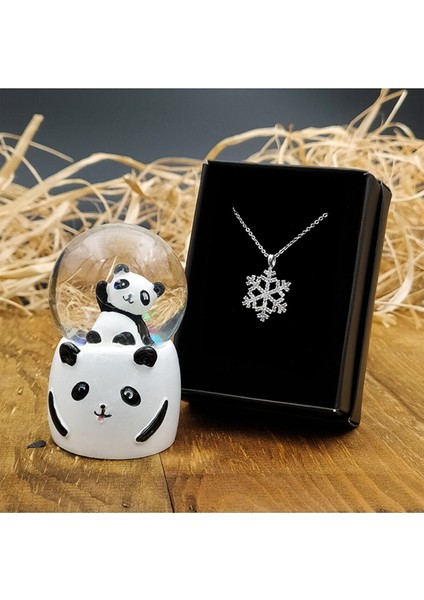 Panda Temalı Işıklı Kar Küresi Küçük Boy ve Kar Tanesi Kolye