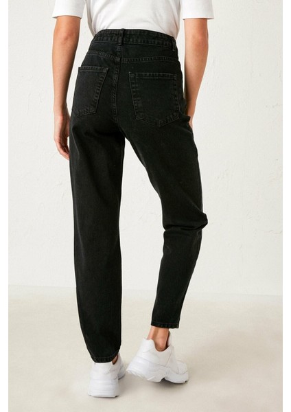 Lisa Siyah Mom Jean Pantolon modelleri