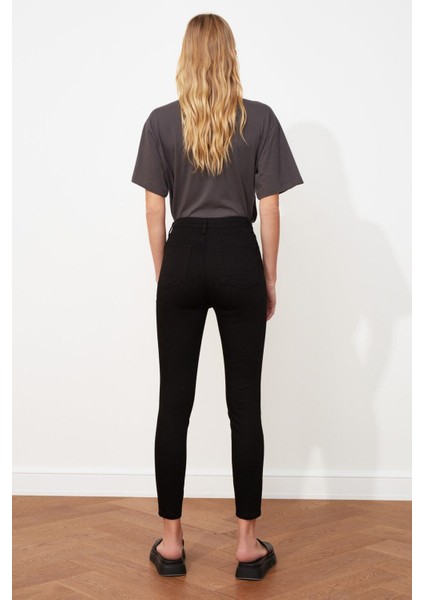 Deli Dolu Siyah Solmaz Kot Pantolon Ince Gösteren Skinny Jean (Simsiyah)