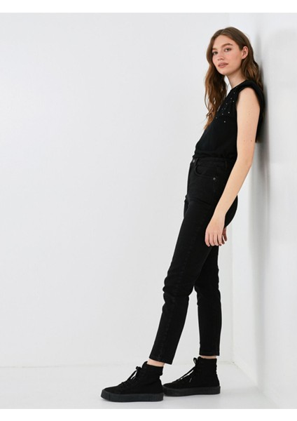 Blanka Kadın Solmayan Siyah Yüksek Bel Likralı Mom Kot Pantolon Jeans (Tam Kalıptır) fiyatları