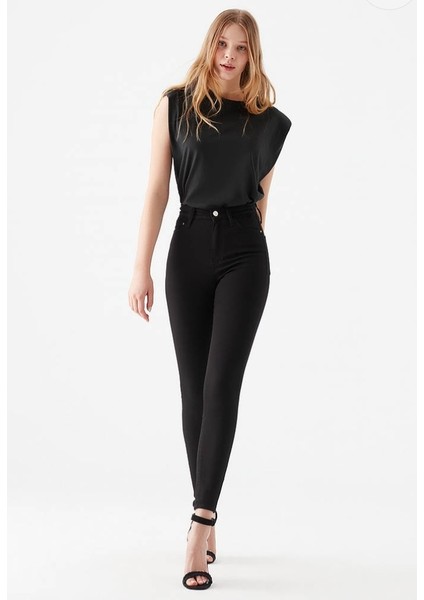Renk Vermeyen Siyah Süper Skinny Jeans Kot Pantolon (Dar Paça) fiyatları