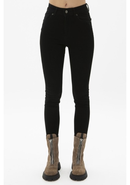 Siyah Skinny Jeans Toparlayıcı Kot Pantolon (Dar Kalıp) fırsatları