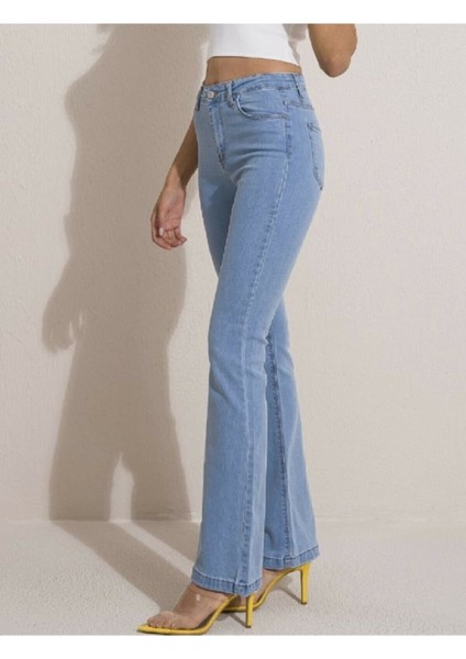 Açık Mavi Ispanyol Paça Kot Pantolon Flare Jeans - Tam Kalıp - Giydiğiniz Bedeni Sipariş Etmelisiniz fiyatları