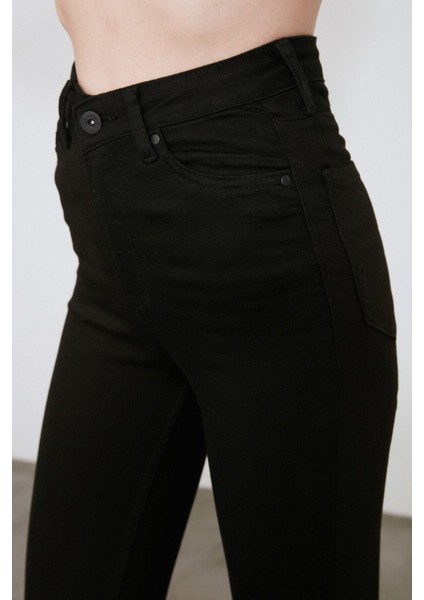 Deli Dolu Siyah Renk Vermez Kot Pantolon Ince Gösteren Skinny Jean (Simsiyah) fırsatları