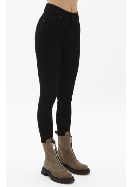 Kömür Karası - Süper Skinny Jean Ince Gösteren Dar Kalıp Dar Paça Kot Pantolon