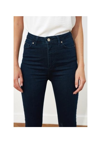 Kadın Lacivert Yüksek Bel Dar Kesim Dar Paça Kot Pantolon modelleri
