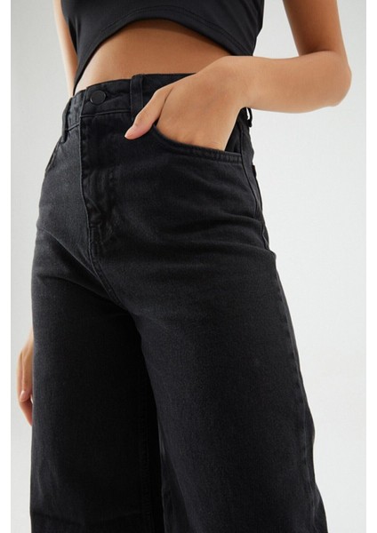 Cep Detaylı Yüksek Bel 90's Wide Leg Jeans fırsatları