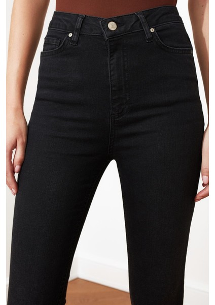 Deli Dolu Siyah Renk Vermez Skinny Jeans Toparlayıcı Kot Pantolon (Simsiyah)