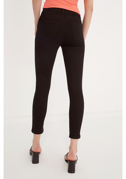 Simsiyah Ince Gösteren Dar Kalıp Skinny Jeans (Toparlayıcı) - Bir Beden Büyük Sipariş Veriniz fiyatları