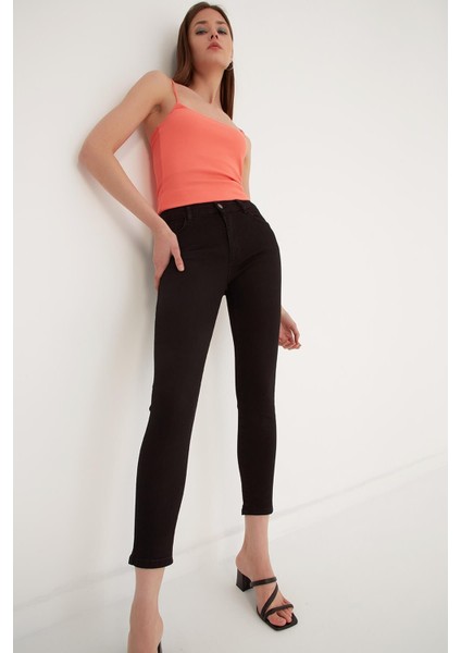 Simsiyah Ince Gösteren Dar Kalıp Skinny Jeans (Toparlayıcı) - Bir Beden Büyük Sipariş Veriniz fırsatları