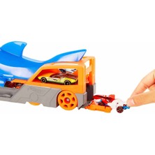 Hot Wheels Köpek Balığı Taşıyıcı Oyun Seti, 1 Adet 1:64 Ölçekli Araba İçerir, 4-8 Yaş Arası Çocuklar İçin Gvg36