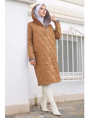 İmaj Butik Camel Kadın Modest Kapüşonlu Leopar Detaylı Cepli Tesettür Kapitone Mont