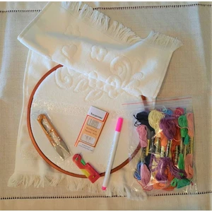 Kanaviçe Seti 25 Ip 50*30 Kadife Havlu 6 Iğne  19 cm Kasnak Uçan Kalem Iplik Kesme Makası Iplikmatik