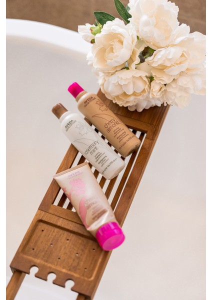 Cherry Almond Sert Ve Asi Saçlar Için Yumuşatıcı Sülfatsız Vegan Saç Kremi 200ml fırsatları