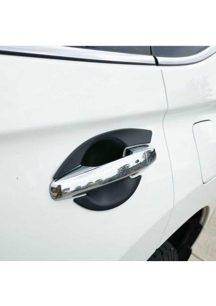 Mitsubishi L200 İçin Uyumlu İç Kapı Kolu Kaplama Siyah 2019+