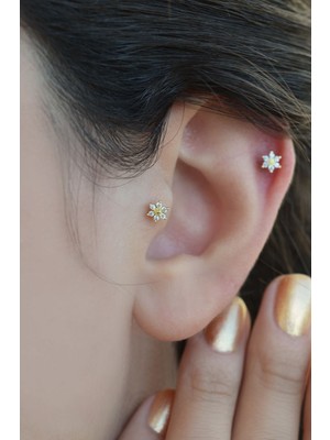 Sacce Scarves&Accessories Gold Mini Çiçek Tragus Piercing Helix Kıkırdak