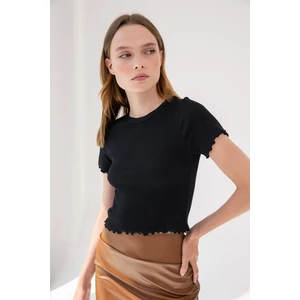 la & vetta Siyah Fırfır Detaylı Crop T-Shirt