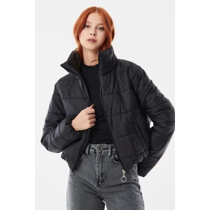 Beli Lastikli Kısa Şişme Mont