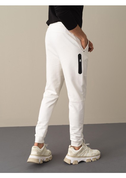 Erkek Beyaz Slim Fit Sweat Pantolon indirimleri
