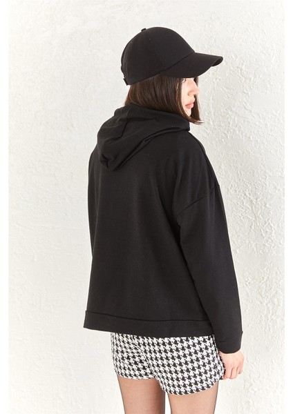 Kanguru Cepli Kapüşonlu Sweatshirt