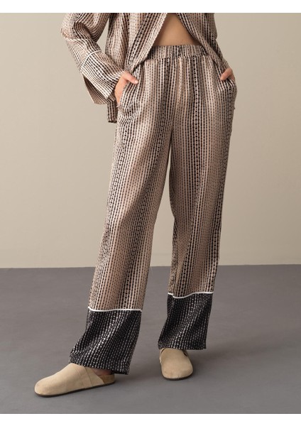 Kadın Bej Desenli Saten Pantolon