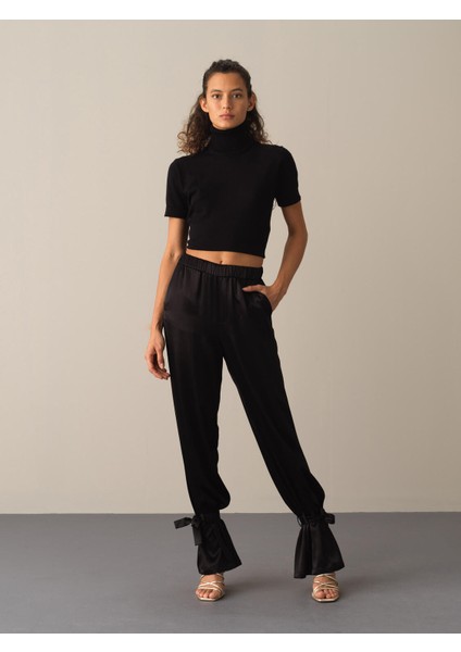 Kadın Siyah Regular Fit Saten Pantolon