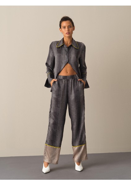 Kadın Siyah Desenli Saten Pantolon