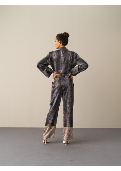 Kadın Siyah Desenli Saten Pantolon fırsatları