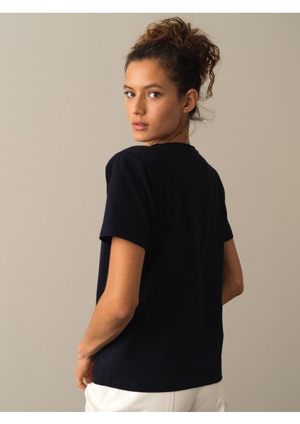 Kadın Lacivert Regular Fit Vatkalı Tişört modelleri