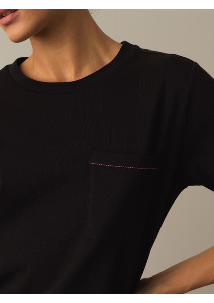 Kadın Siyah Regular Fit Tişört modelleri